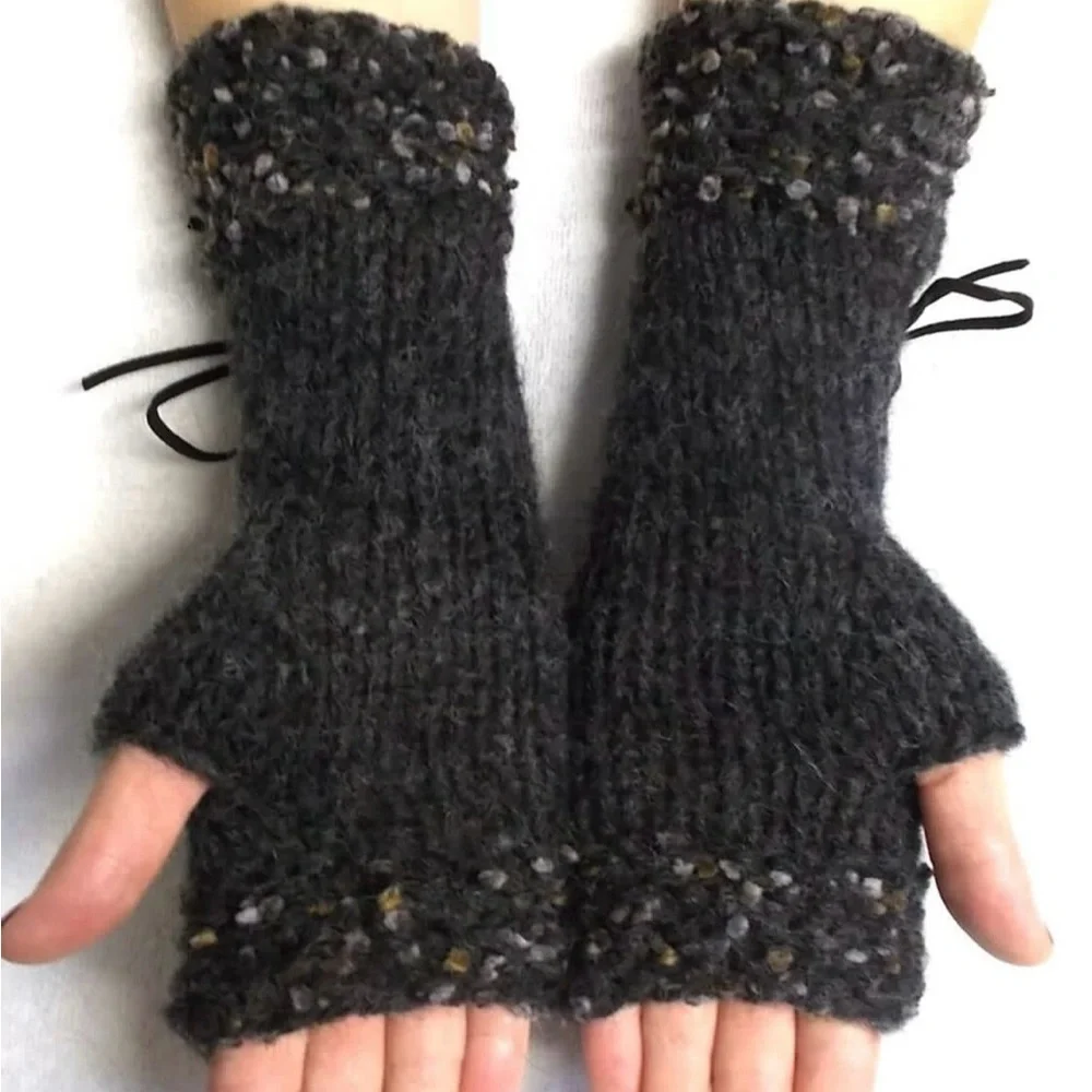 🎉H-P🎉Artisan Suede Ribbon Corset Style Charcoal Fingerless Gloves Goth Victor…